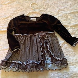 Toddler fancy dress.Velvet bodice in brown lined skirt with ruffles.